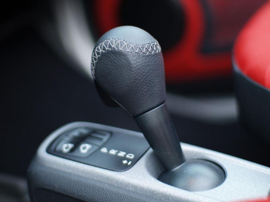 Детали интерьера Smart ForTwo 2009 года  (фото 19 из 39)